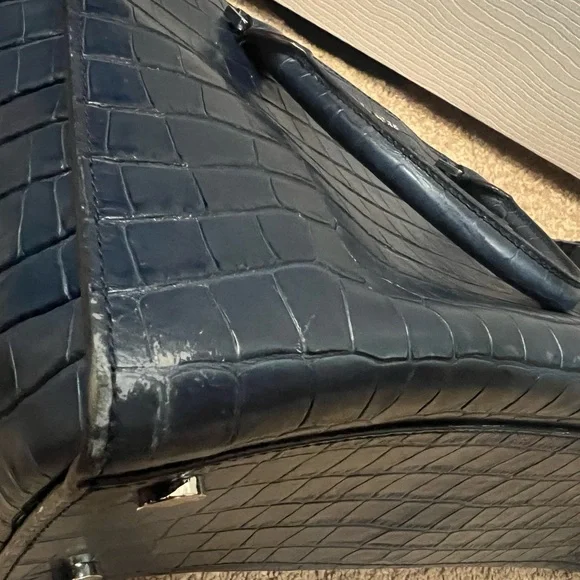 Michael Kors Dark Blue Croc-Embossed Bag and Wallet - Picture 5 of 8